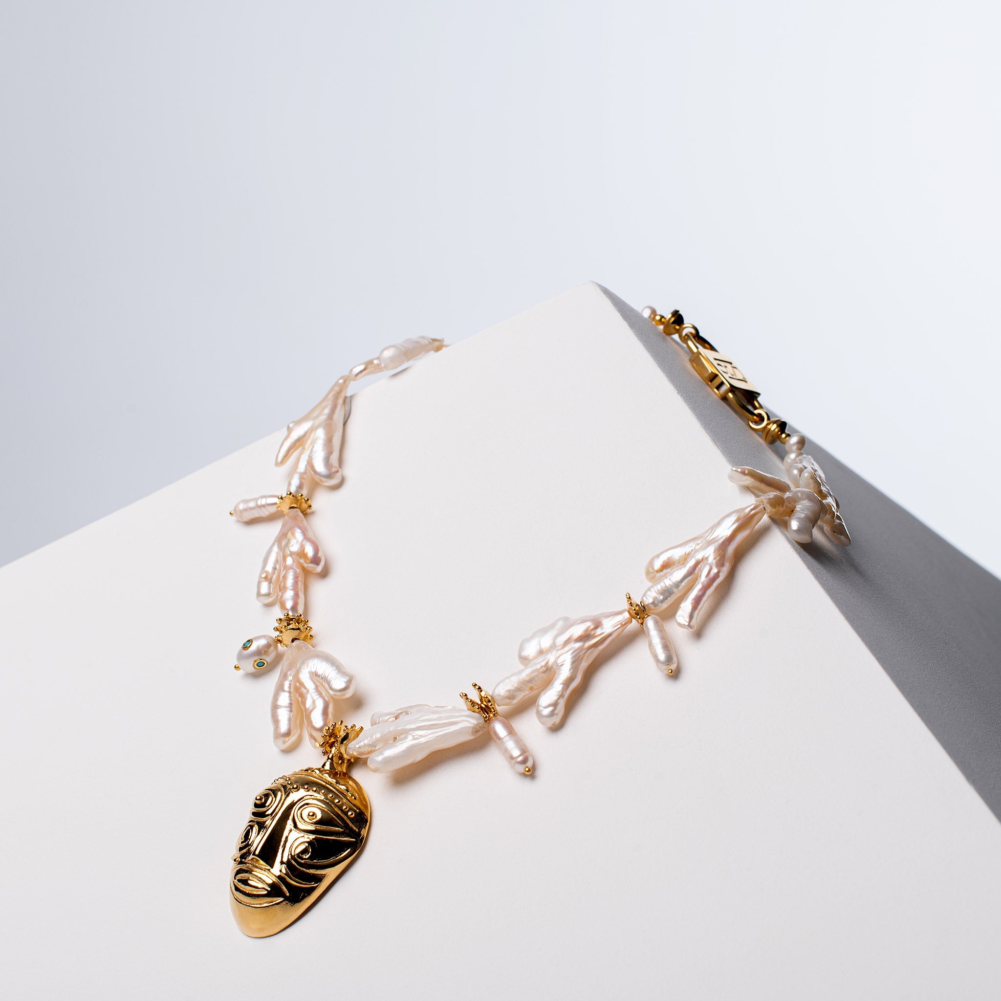 House of Sol - HoS - Unique High-end Fine Jewelry for unapologetic women. 
